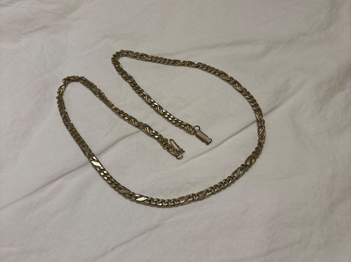 Catenine: Collier plaqué or, excellent état, 17cm de diamètre – Usato da Chêne-Bourg venduto da iva_6fxv