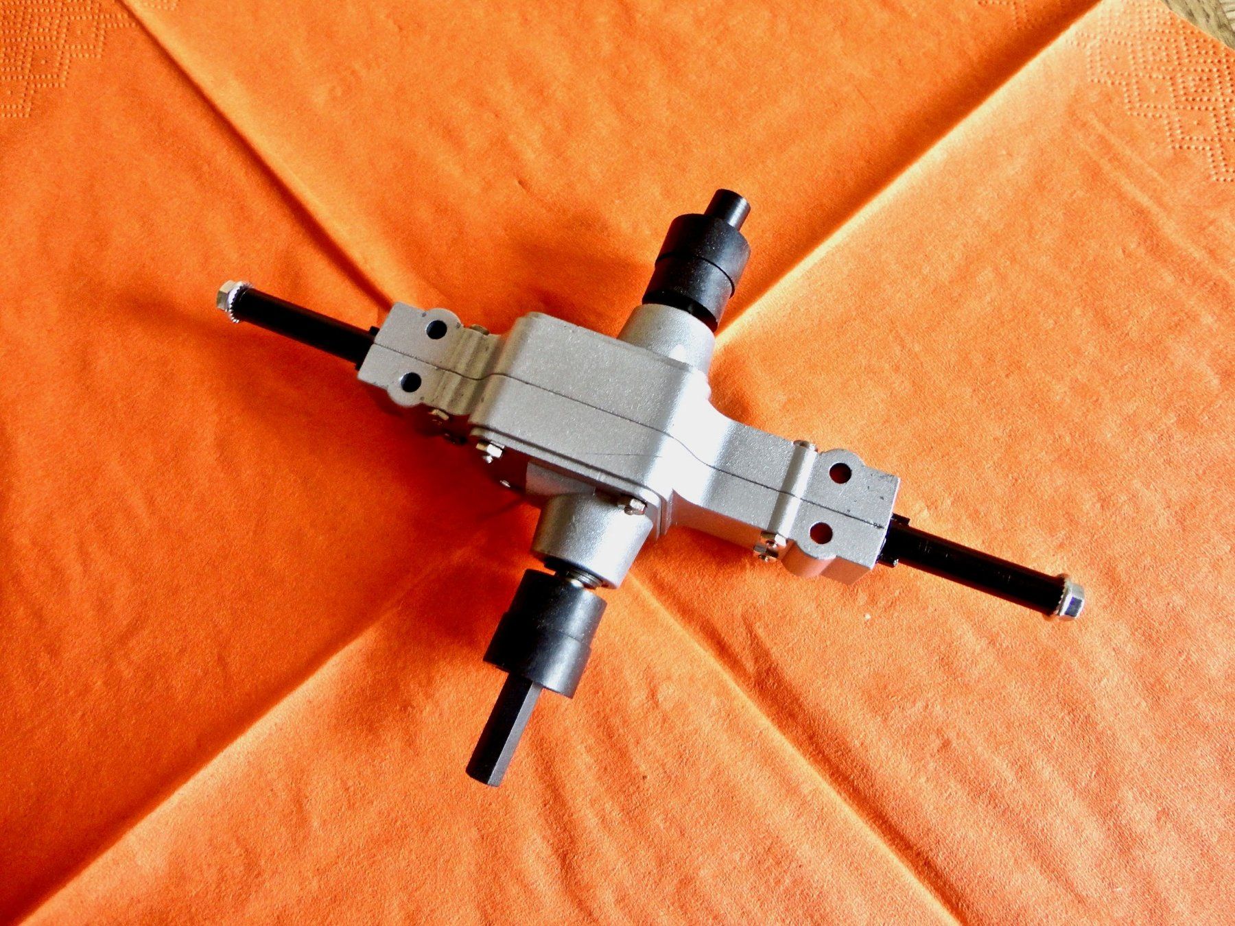 Wedico Modellismo RC: Wedico Metall Differential mit Durchtrieb, Untersetzung: 2:1 – Usato da Dottikon venduto da Facehugger2012 4