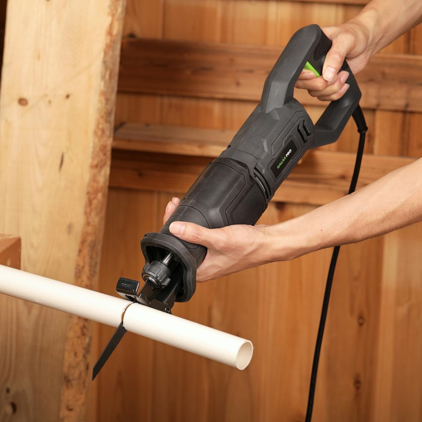Seghe: Säbelsäge 710W elektrische Handsäge mit 3000 SPM – Nuovo e nell'imballaggio originale da Hundwil venduto da Equiply 7