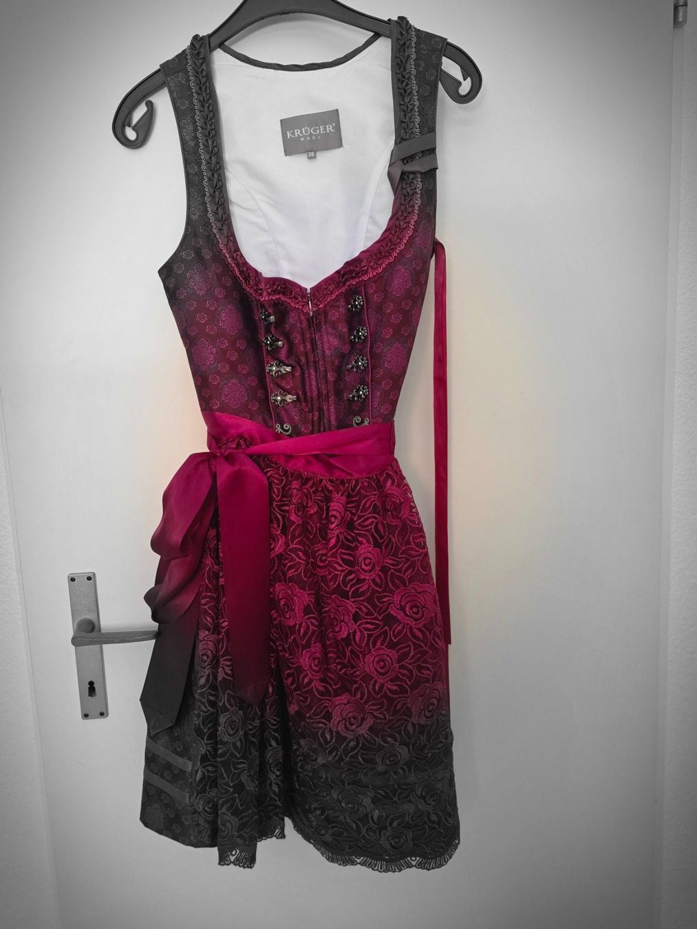 Robes: Dirndl Krüger Grösse 38 inkl. Bluse – D'occasion à Madetswil par dbo58 1