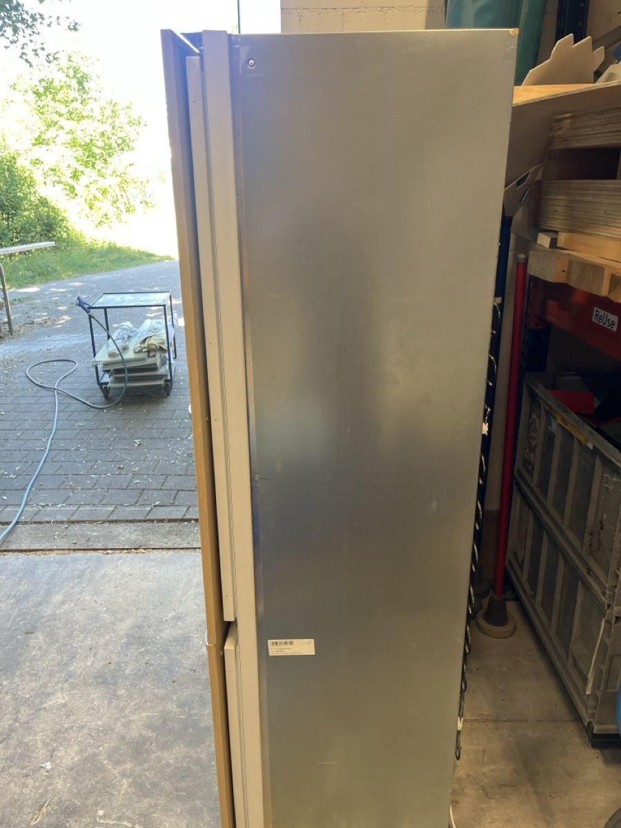 V-Zug Frigoriferi: V ZUG Kühlschrank  – Usato da Winterthur venduto da ReUse_Baumarkt 9