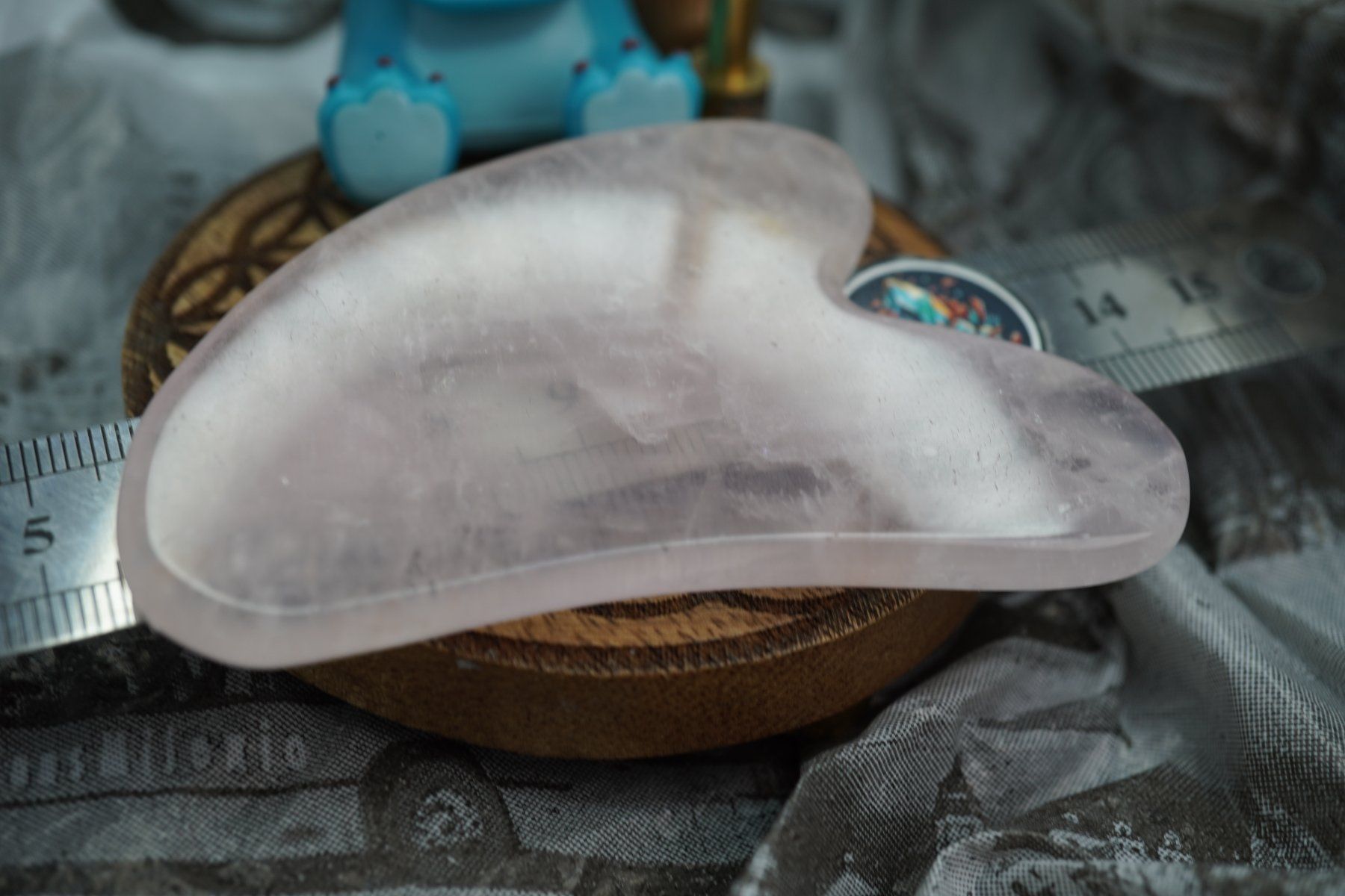 Mineralien & Heilsteine: Gua Sha Massage-Stein  Rosenquarz    ab 1.- – Neu und originalverpackt aus Eschenbach SG von topstone 6