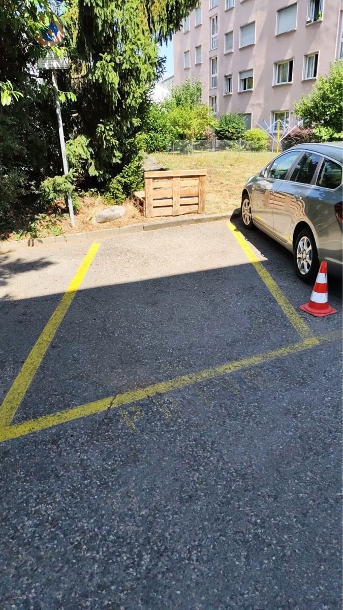 Dienstleistungen & Reparaturen: Place de parque 1020 Renens – Gebraucht aus Marin-Epagnier von noa_tt8t