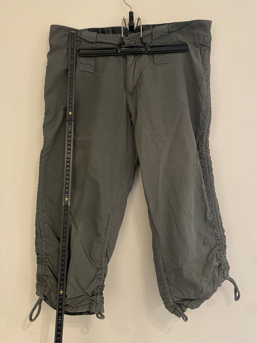 Pantaloni: Vintage Olivefarbene 3/4 Hose, ca. Gr. 38 – Usato da Hünenberg See venduto da lar_9zjk 1