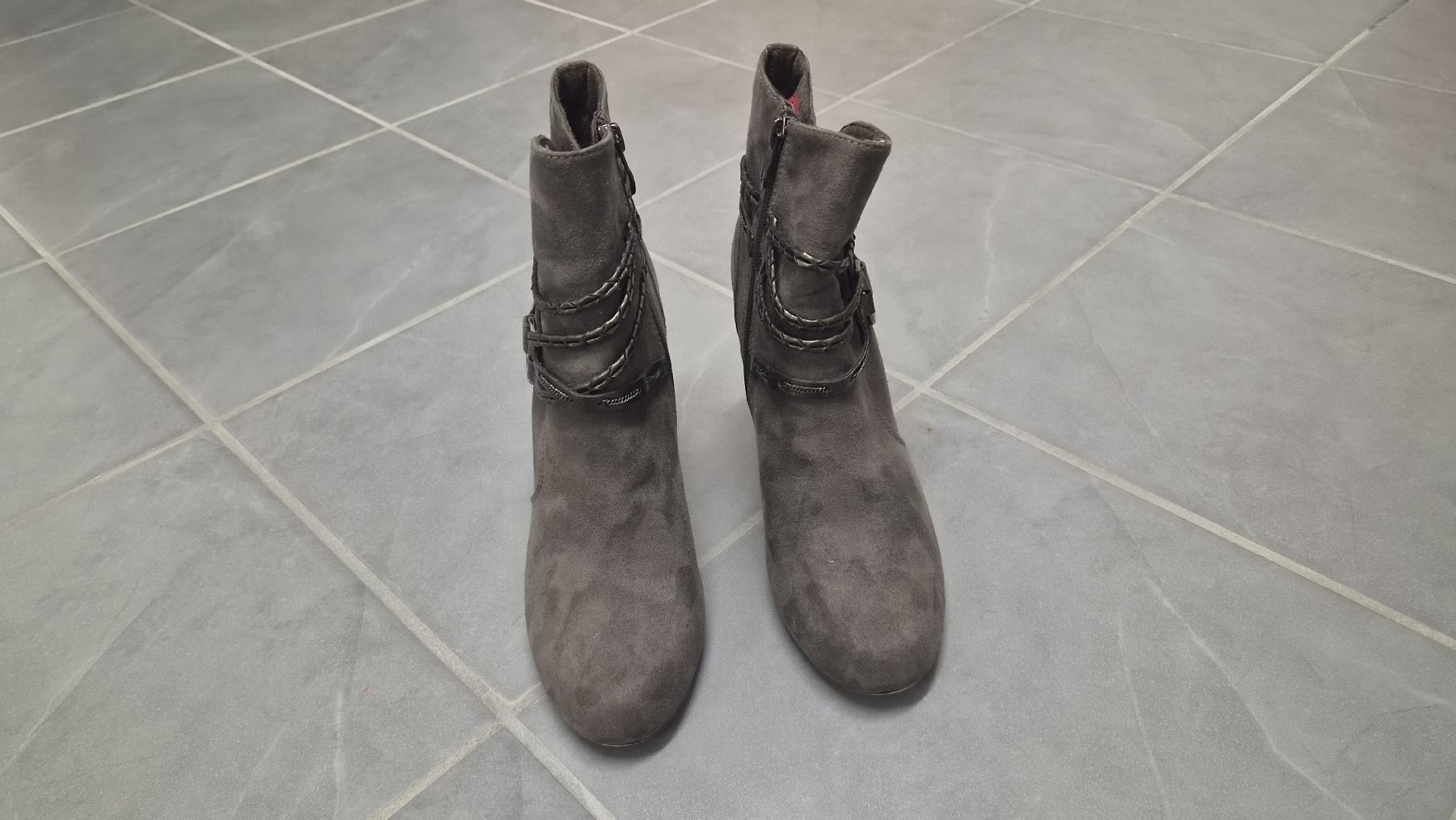 Tamaris Scarpe da donna: Stiefeletten TAMARIS, 39 – Usato da Frasnacht venduto da MiraBelle79 1