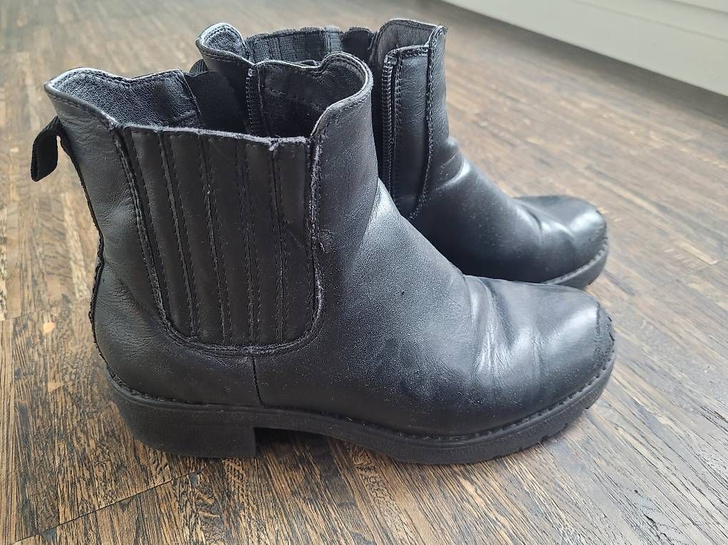 Scarpe da donna: Schwarze Stiefel – Usato da Bern venduto da alinelangenegger01