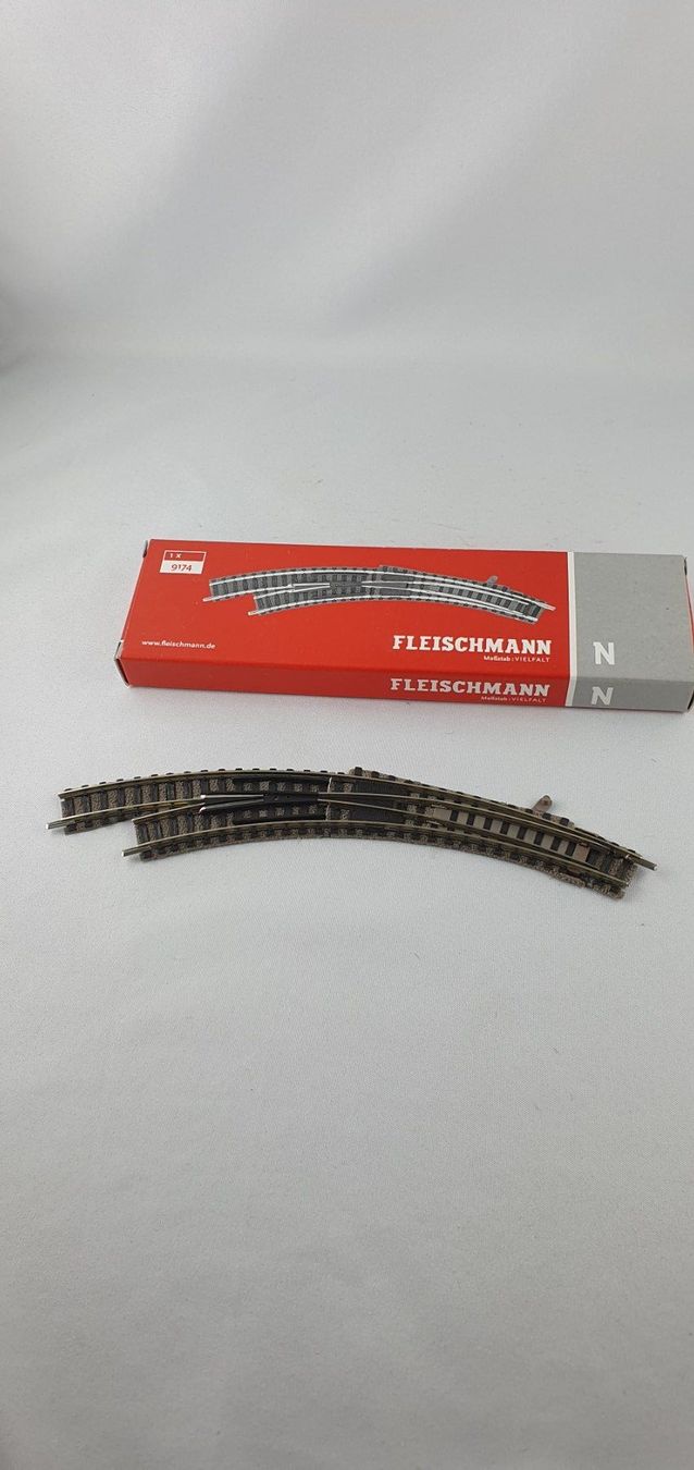 Fleischmann Modelleisenbahnen: Fleischmann 9174 Bogenweiche links in OVP (SSF) – Neu (gemäss Beschreibung) aus Birr von waruco