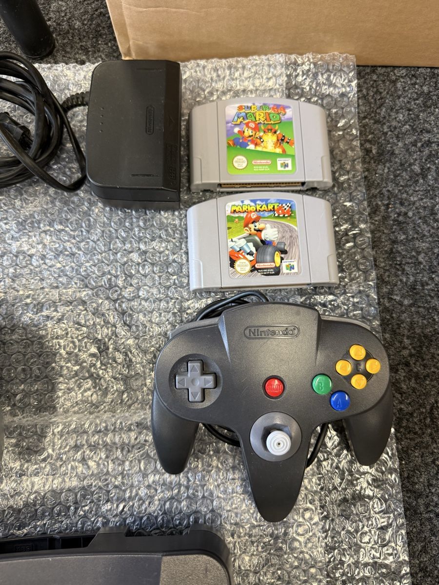 Nintendo Console: Nintendo 64 Konsole ab 1.- – Usato da Rothrist venduto da jr_returns 2