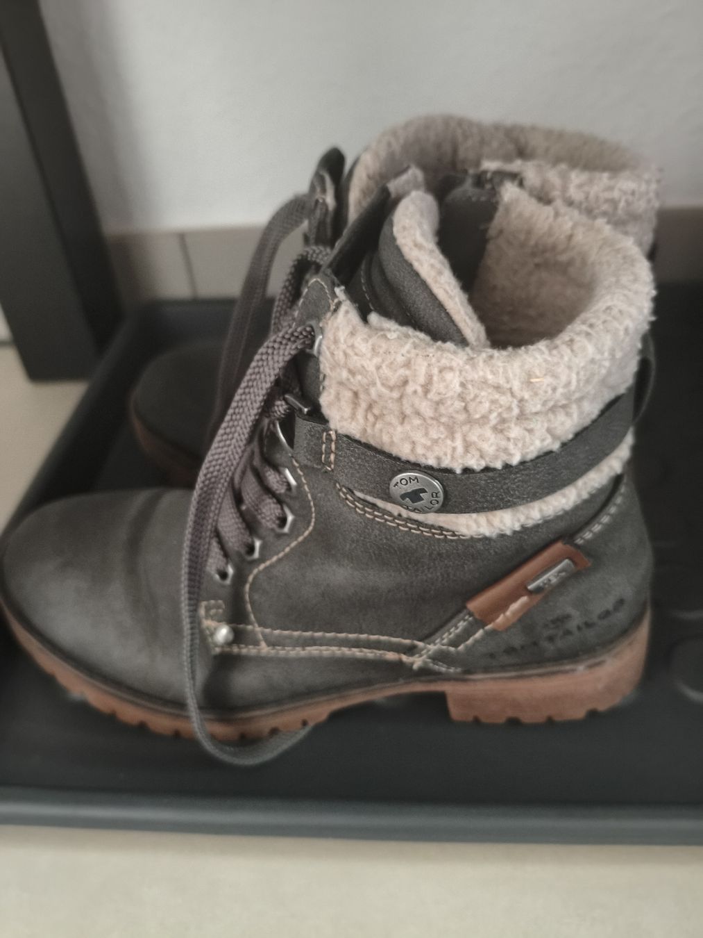 Tom Tailor Scarpe da donna: scarpe invernali waterproof Tom Tailor – Usato da Bioggio venduto da OresteIronix 1