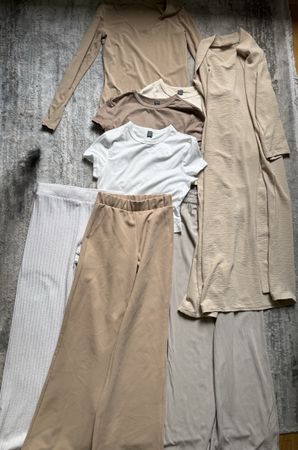 Kleider-Set beiges - Grösse S - 8 Teile 