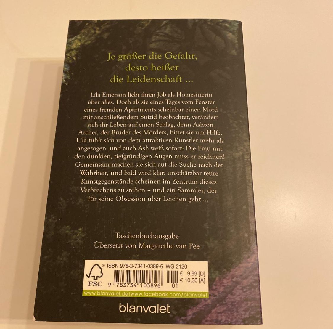 Bücher: Roman "Ein dunkles Geschenk" – Gebraucht aus Lyss von DeaDiLuna 1