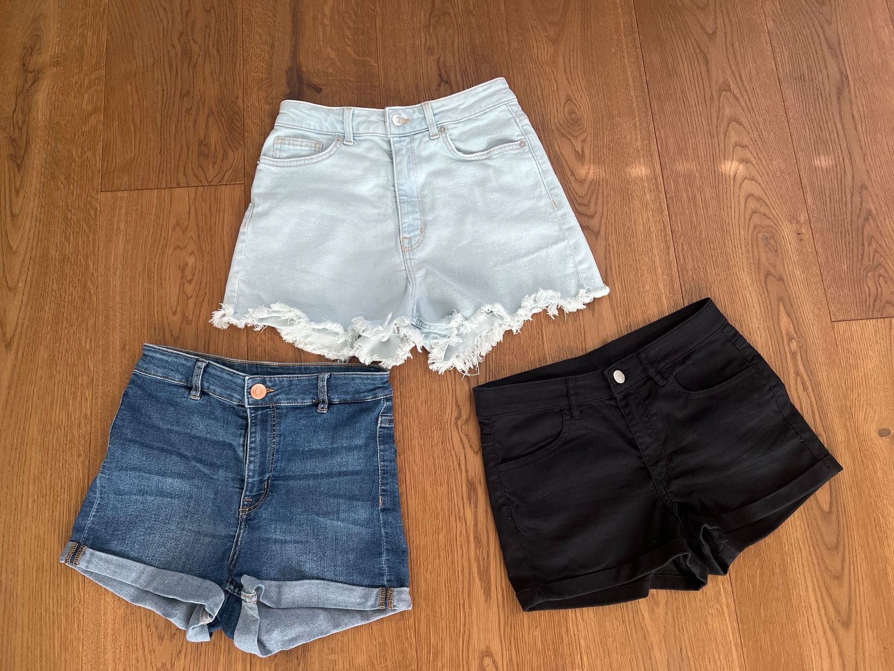 H&M Pantaloni: 3 Paar Short von H&M Divided - Grösse 36 – Usato da Aesch BL venduto da Goldfish13