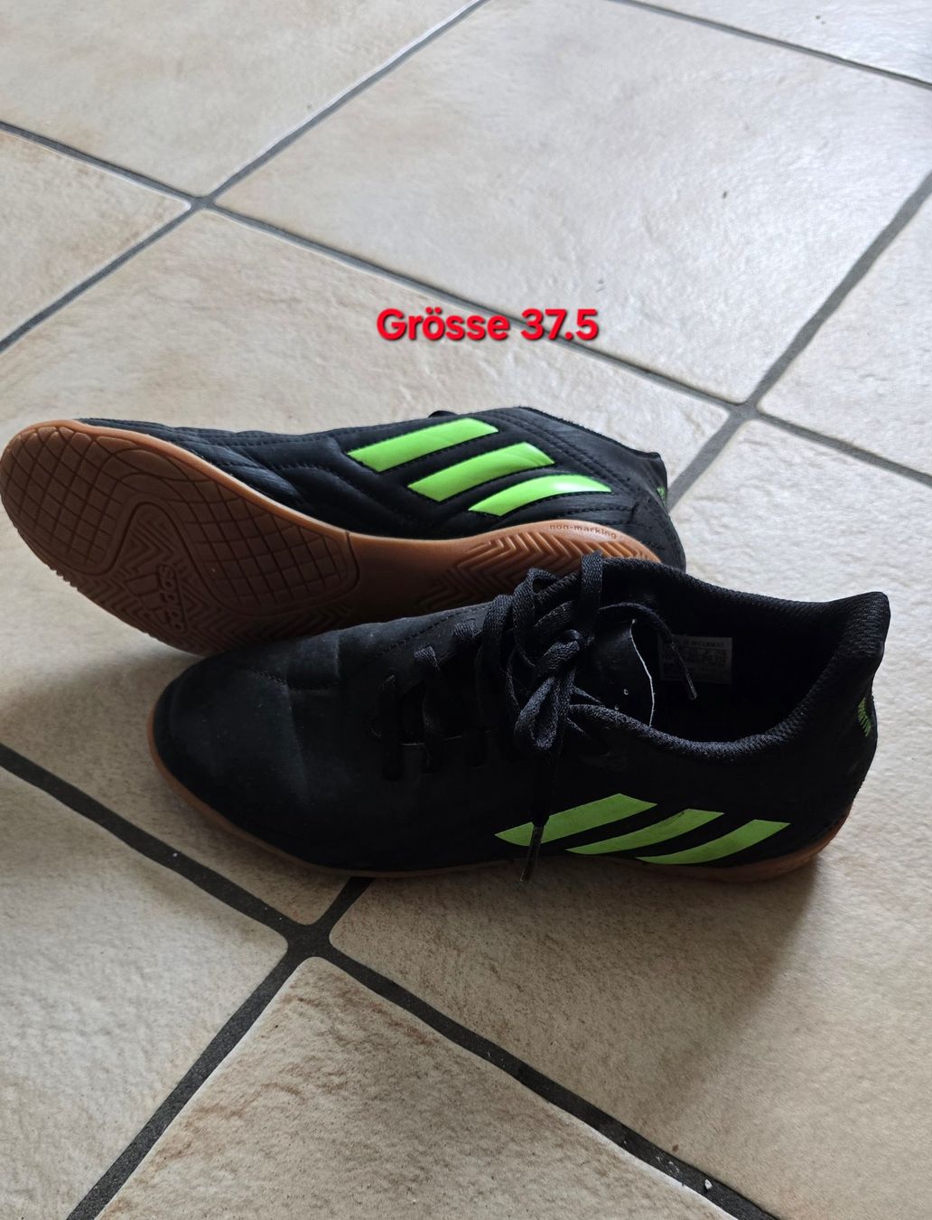 Adidas Schuhe für Jungen: Hallenturnschuhe Grösse 37.5 – Gebraucht aus Oeschgen von schnemo77