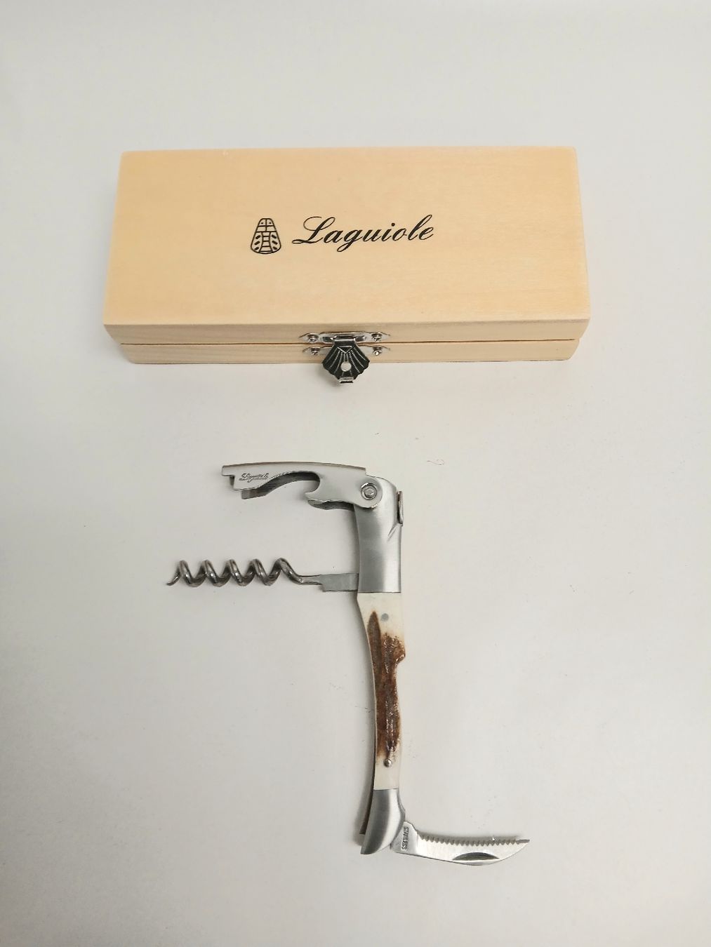 Laguiole Apribottiglie & Tappi per chiusura: NEW! Laguiole corkscrew with wooden Case single hinge – Nuovo e nell'imballaggio originale da Dübendorf venduto da LoRi-2026 3