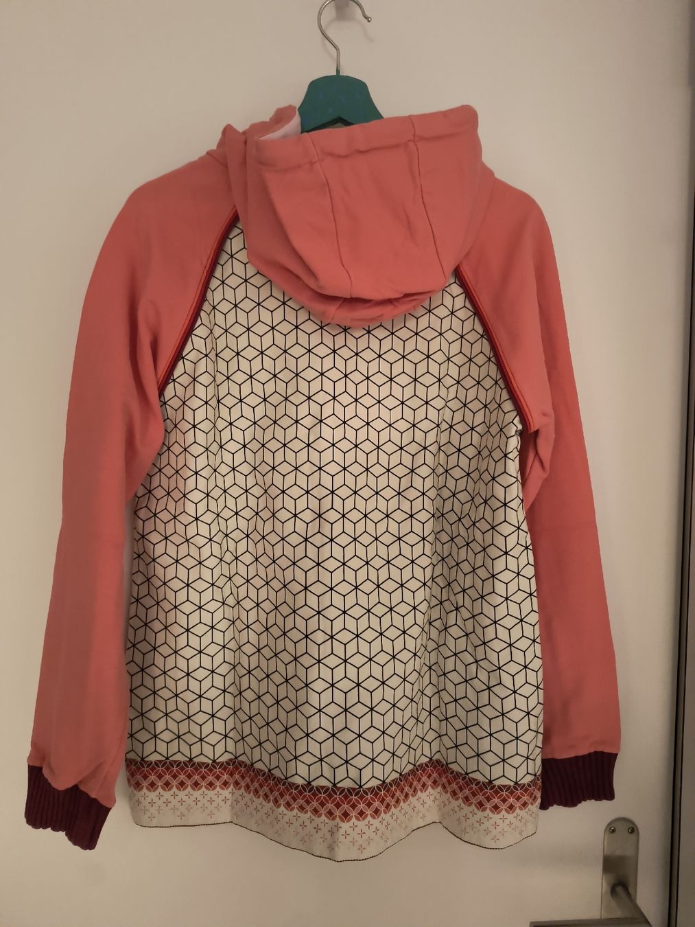 Pullover & Sweatshirts: Kapuzenpullover Damen Farbe Rosa Muster Grösse XL  – Gebraucht aus Würenlingen von pjs-at-tutti 2