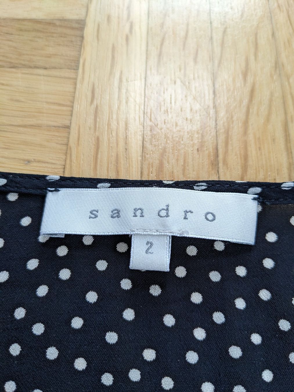 Sandro Camicette: Sandro Paris Bluse gr. 2 / S mit Applikation aus Seide – Usato da Lengnau AG venduto da Nathi88 3
