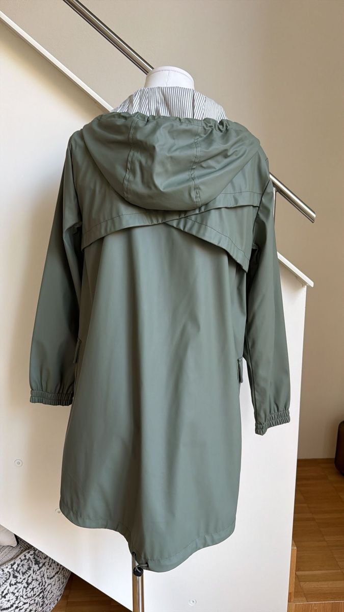 Zara Mäntel: Zara Basic Regenjacke, Khaki-Grün, Gr. S – Gebraucht aus Küsnacht ZH von maryberryblue 1