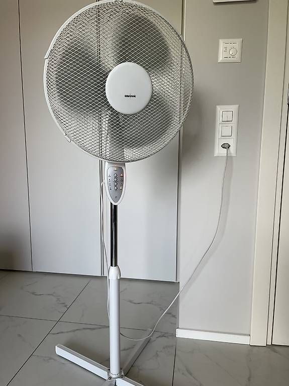 Ventilateurs: Ventilatore, regolabile in altezza con telecomando  – D'occasion à Locarno par ste_8rjr