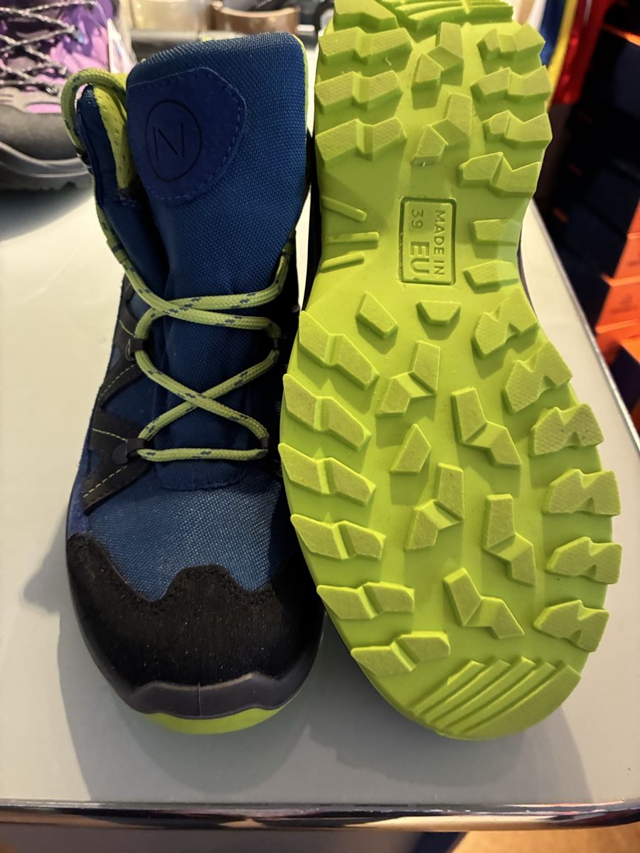 Scarpe da uomo: Winterstiefel/Wanderschuhe von Grösse 39 – Nuovo e nell'imballaggio originale da Zürich venduto da Msirco
