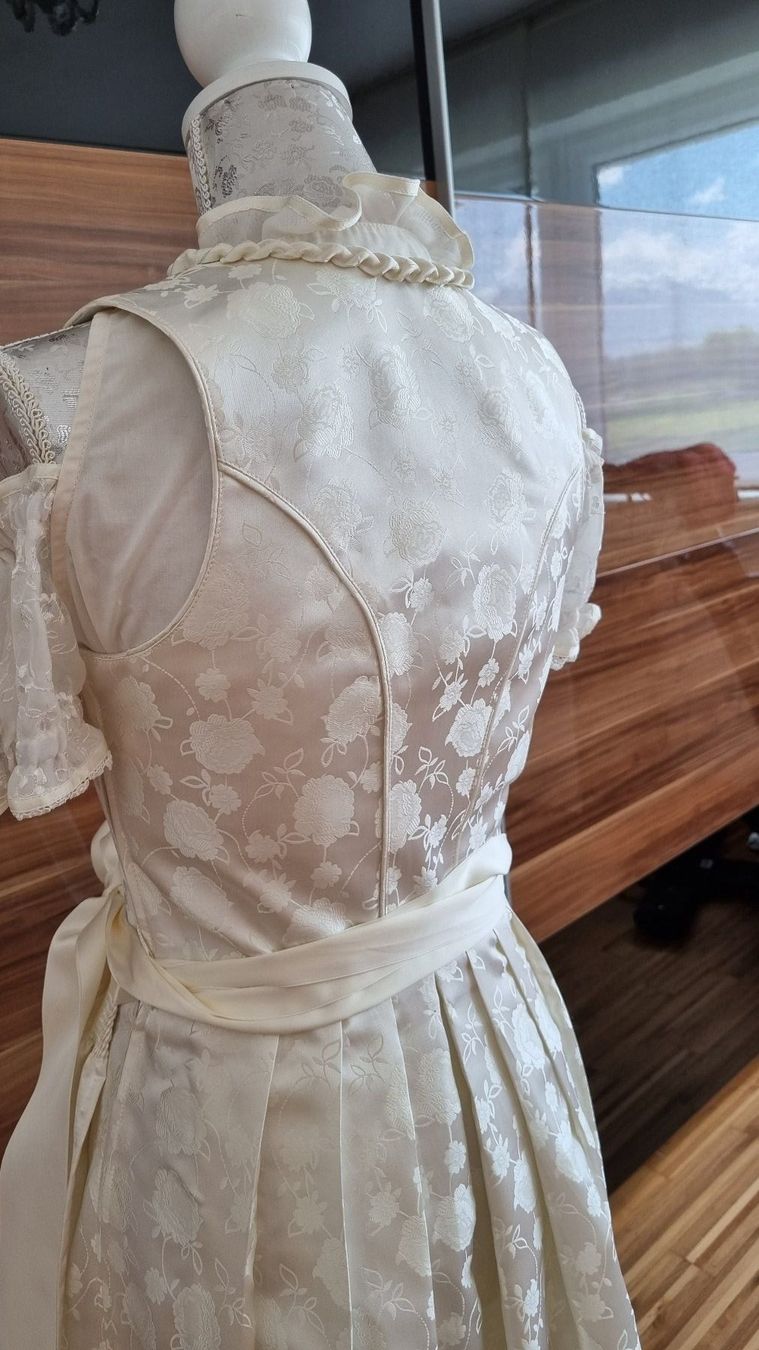 Kleider: Hochzeitsdirndl Set Gr 34/36 Tramontana Dirndl Dirndlbluse – Gebraucht aus Fischbach-Göslikon von PitBullDoll 1