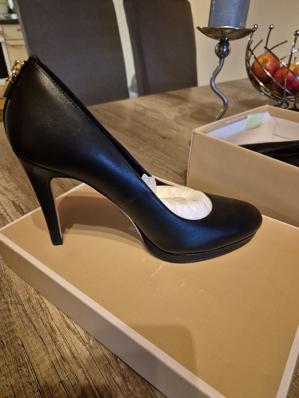 Michael Kors Scarpe da donna: Marque Michael Kors – Nuovo (secondo la descrizione) da Rolle venduto da HugoDiogo4. 2