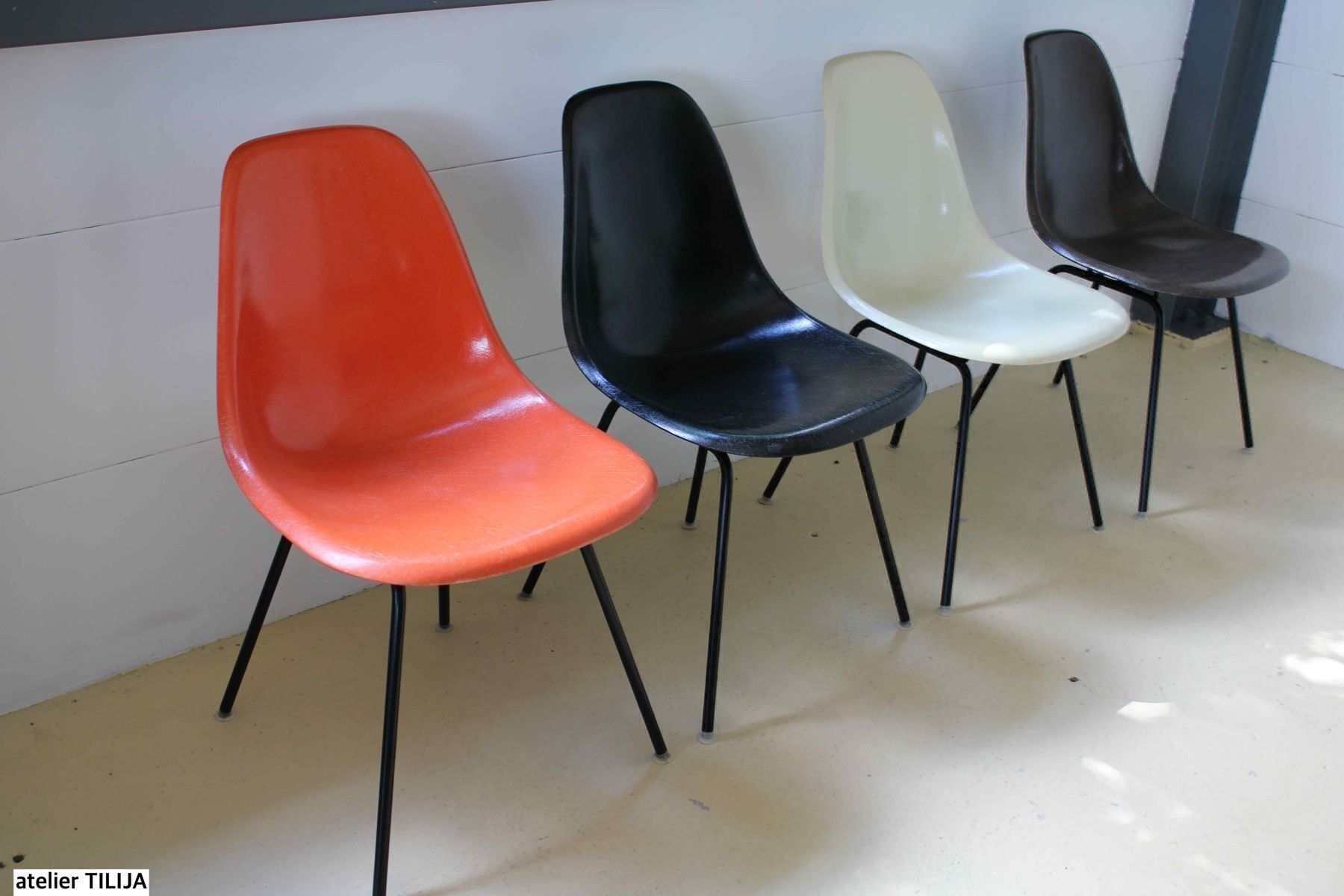 Eames Sedie: Eames Stühle von Hermann Miller im Set – Usato da Meinisberg venduto da atelier_TILIJA 8