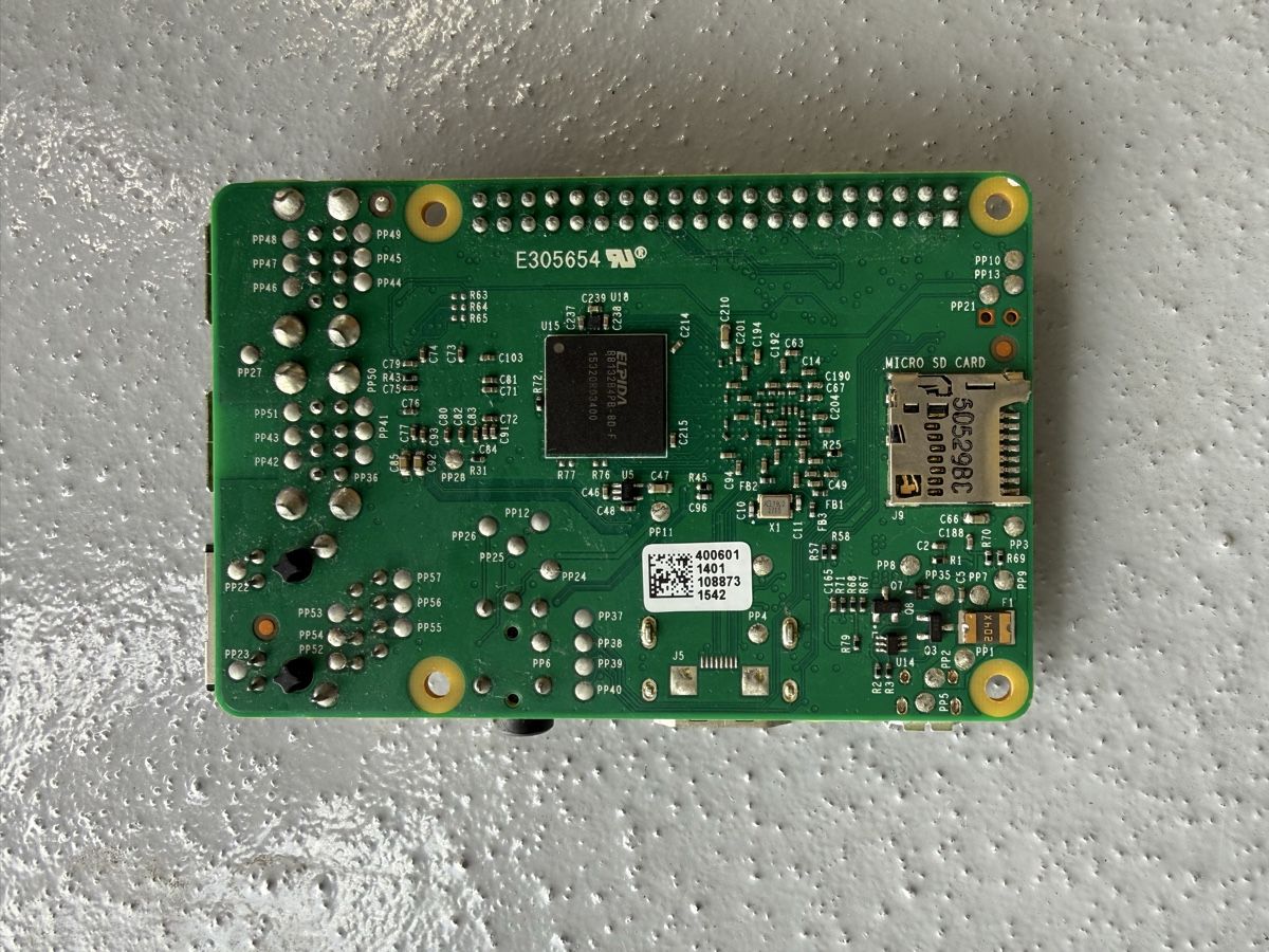 Raspberry Pi PCs: Raspberry Pi 2, Model B, 1GB RAM – D'occasion à Oberrieden par rroane2 2
