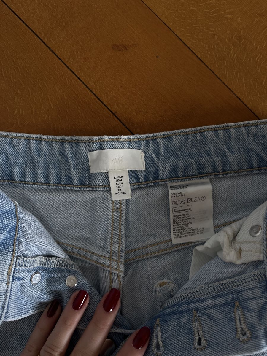 H&M Jeans: Hellblaue high waits straight leg jeans. Grösse 36. – Usato da Bern venduto da sosophie 4