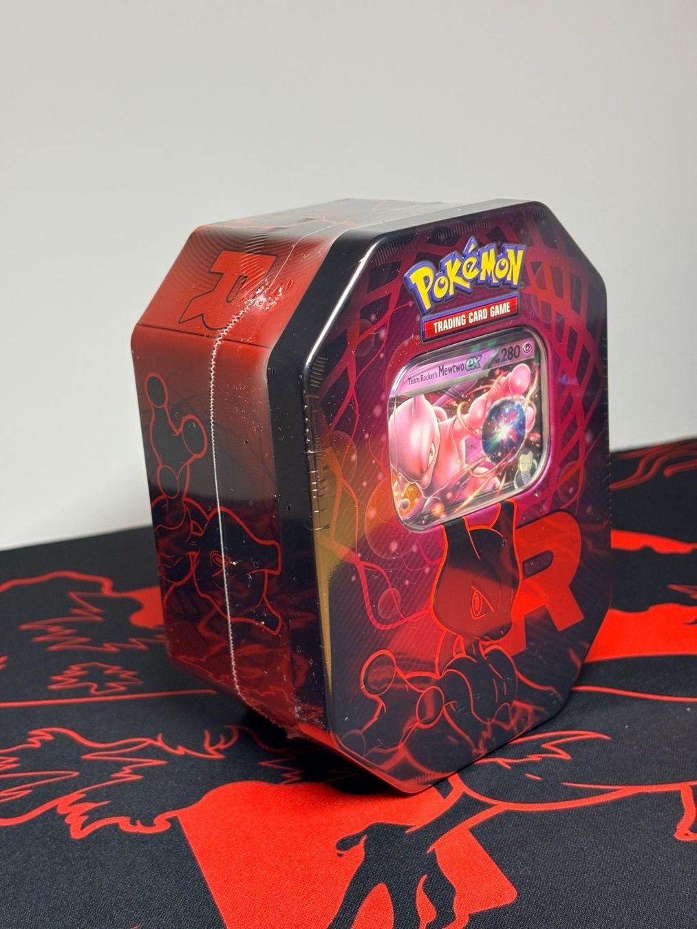 Pokémon Carte collezionabili: Pokémon Team Rocket Tins: Team Rocket's Mewtwo ex Tin – Nuovo e nell'imballaggio originale da Olten venduto da p1xx3l 1