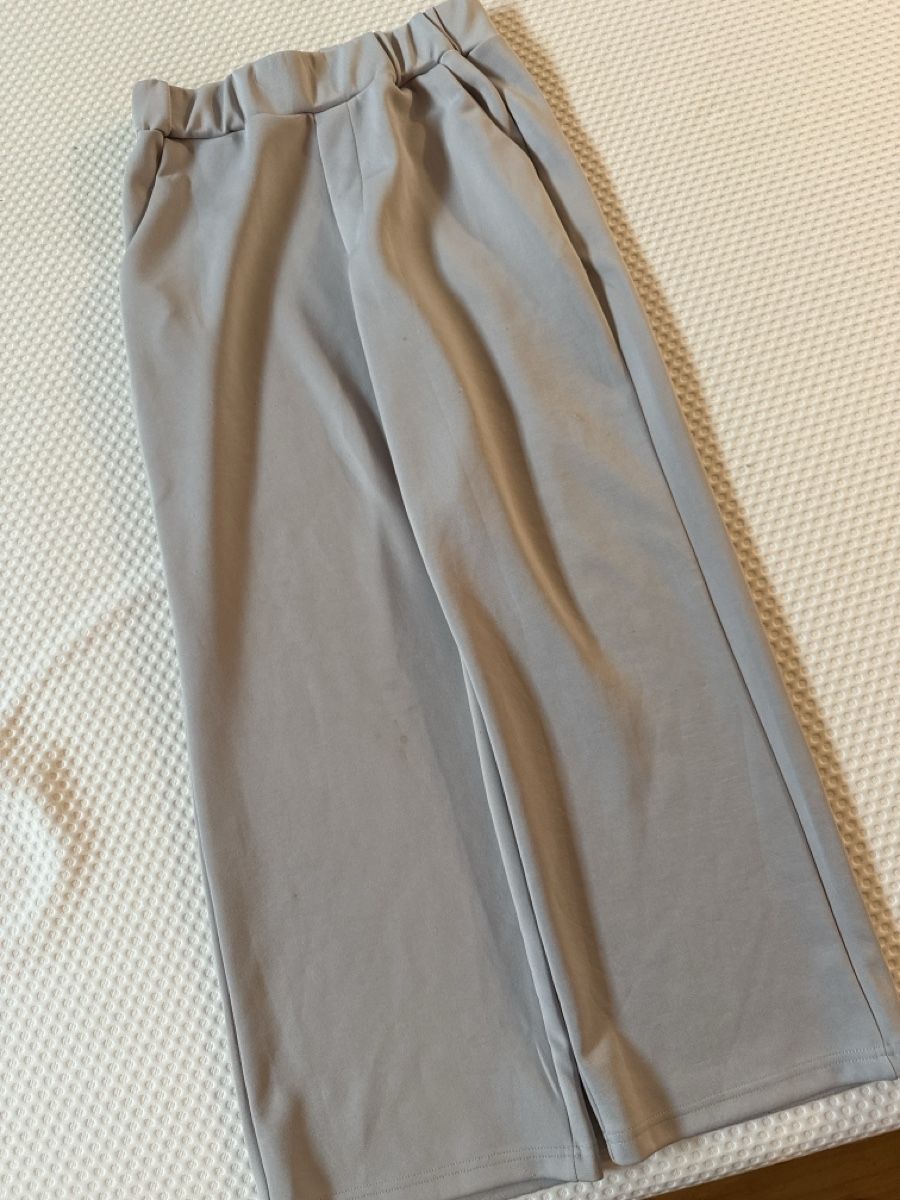 Pantaloni: Leichte Sommerhose, hellgrau, Gr. M, neuwertig & bequem – Nuovo (secondo la descrizione) da Rubigen venduto da liciaaisha77 1
