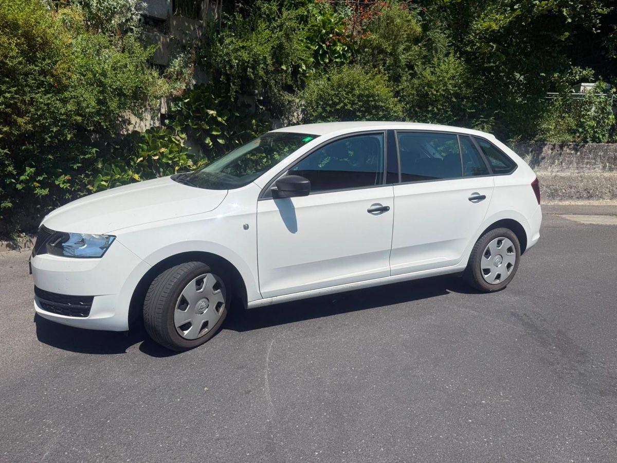Skoda Autos: Skoda Rapid Hatchback White Used Condition – D'occasion à Thalwil par 0041angel 2