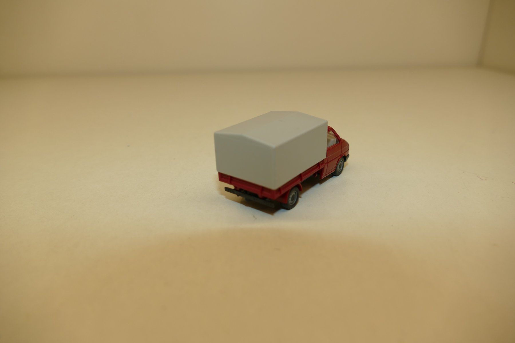 Herpa Modellini d'auto: Herpa 1:87: VW T4 Pritsche/Plane rot – Nuovo (secondo la descrizione) da Niederhasli venduto da Flash32 3