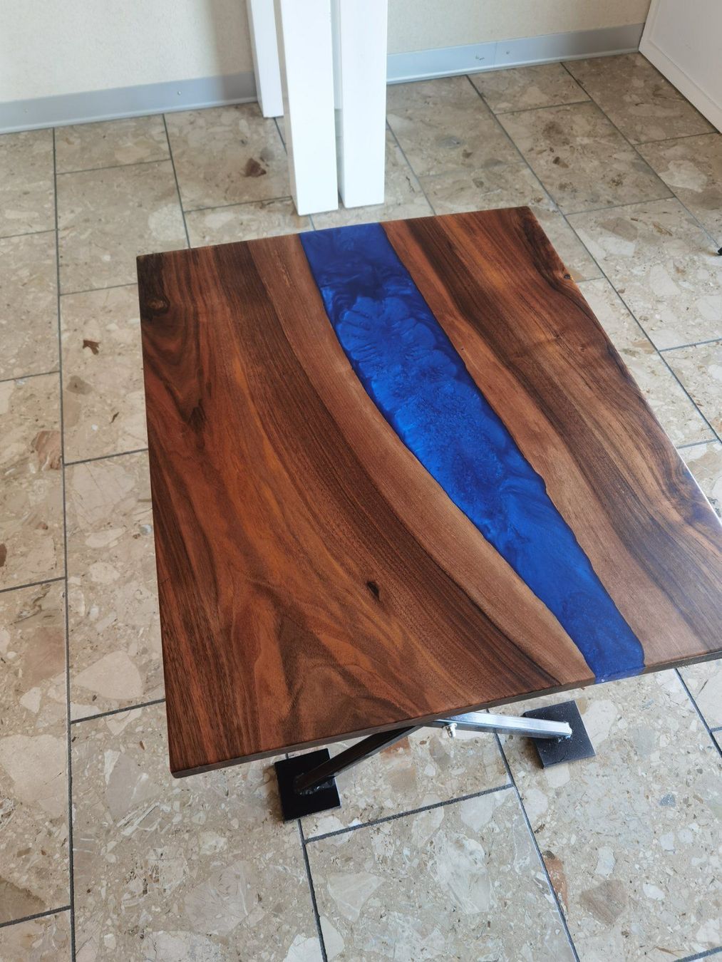 Articoli in legno: Salon Tisch Epoxy – Nuovo (secondo la descrizione) da Aesch LU venduto da Cubic