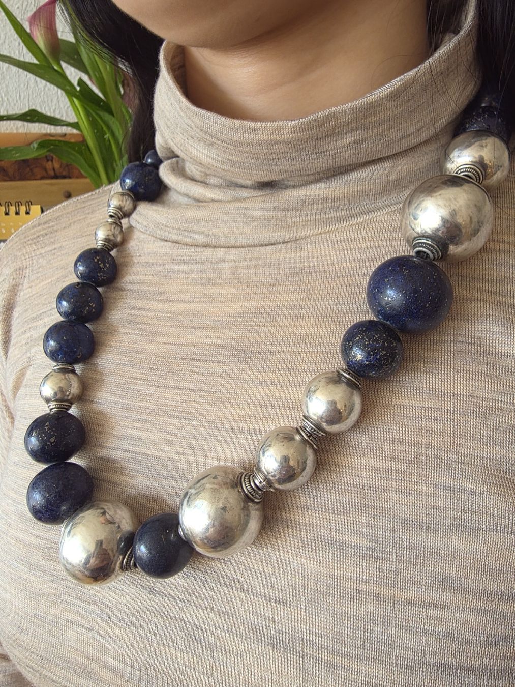 Catenine: Statement Lapis Lazuli & Sterling Silver Beaded Necklace – Usato da Zollikofen venduto da Tamyru77 1