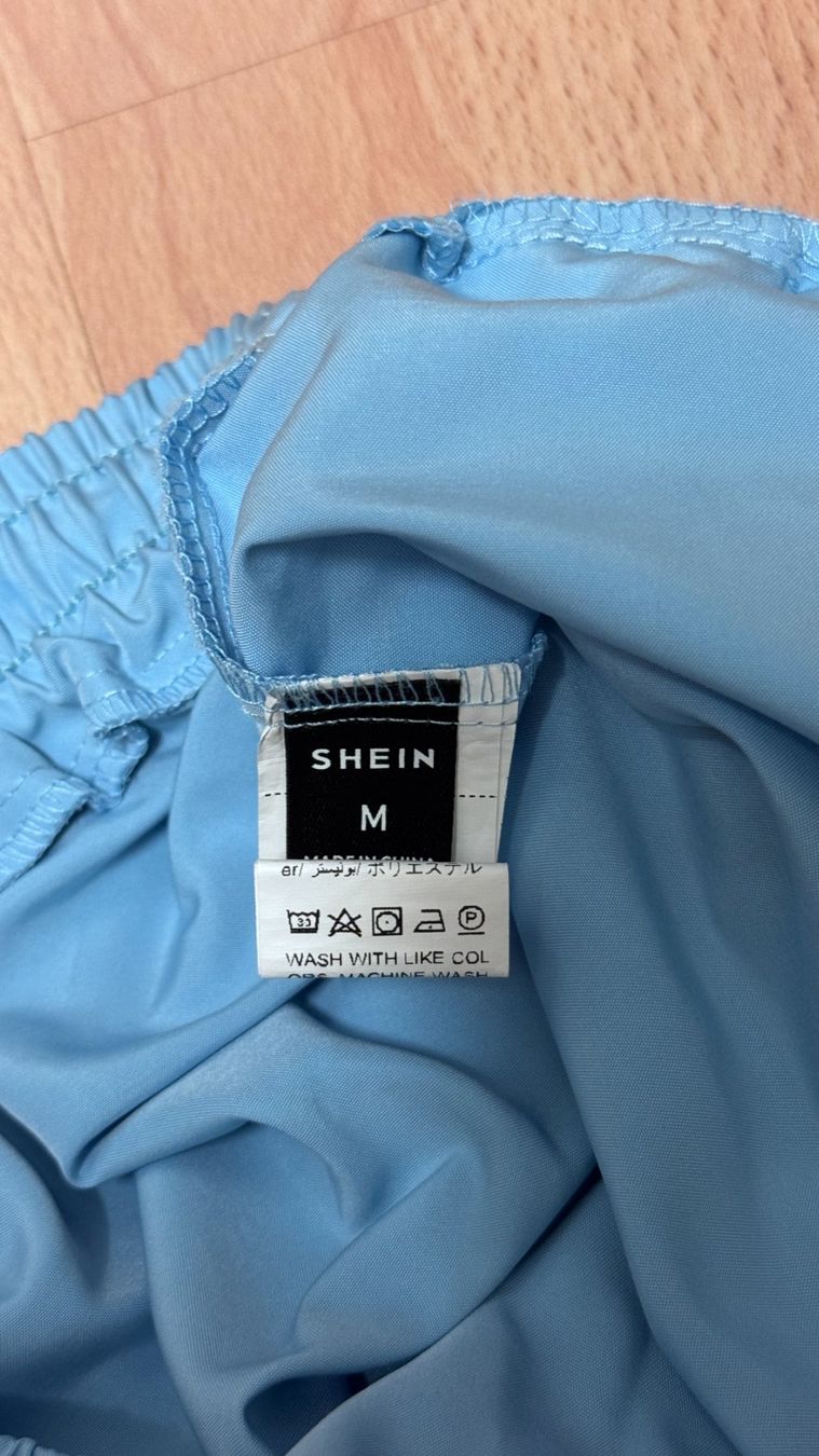 Shein Pantaloni: Badeshorts hellblau Shein Grösse M neu – Usato da Ostermundigen venduto da Vangiolillo 2