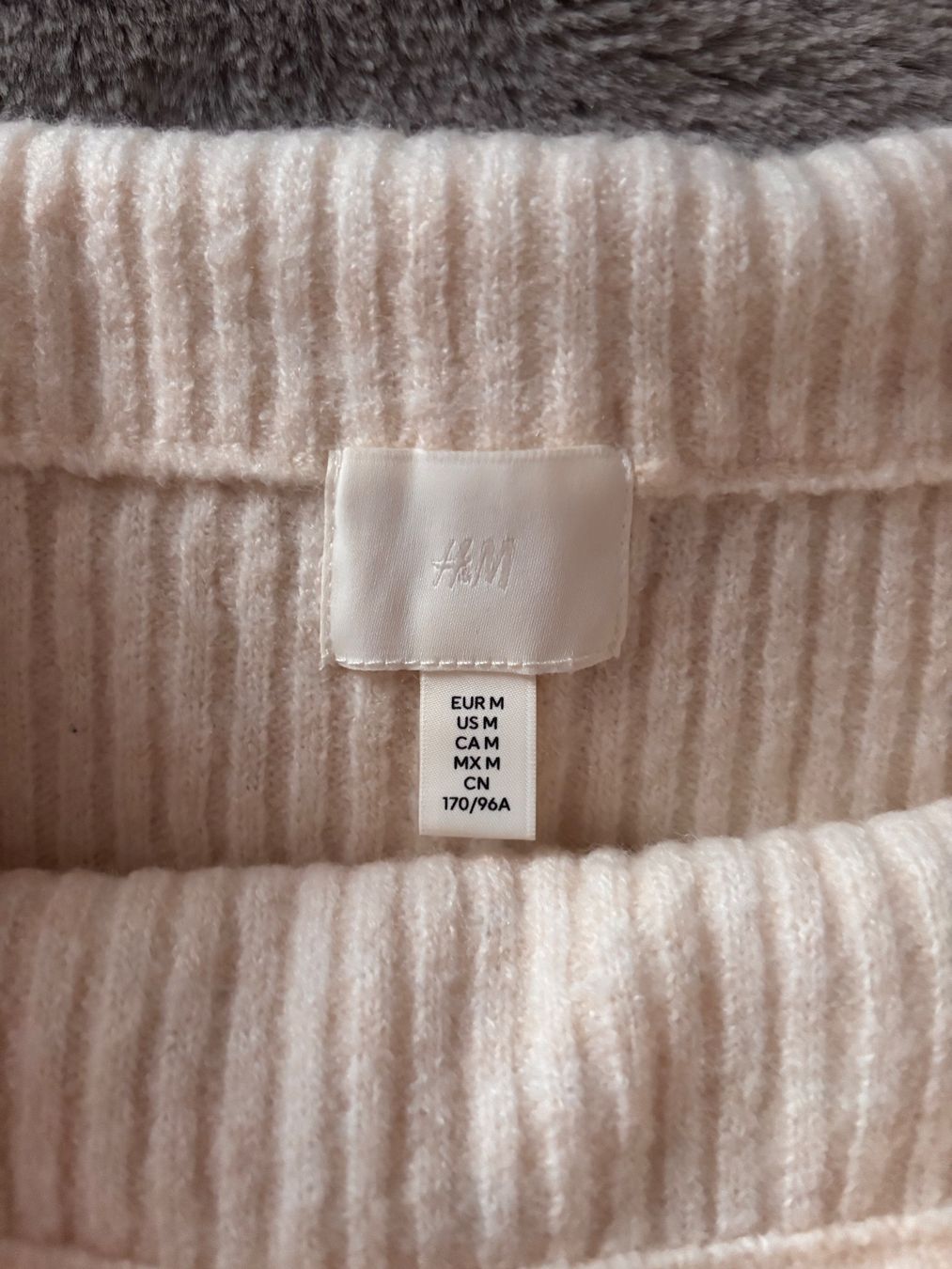 H&M Pulls & Sweat-shirts: H&M Off the shoulder Pullover – Neuf (Voir description) à Herrliberg par eka_dz6d 2