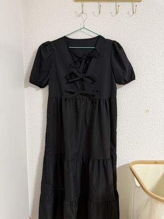 Damen Kleid schwarz mit Schleifen vorne Grösse M neu