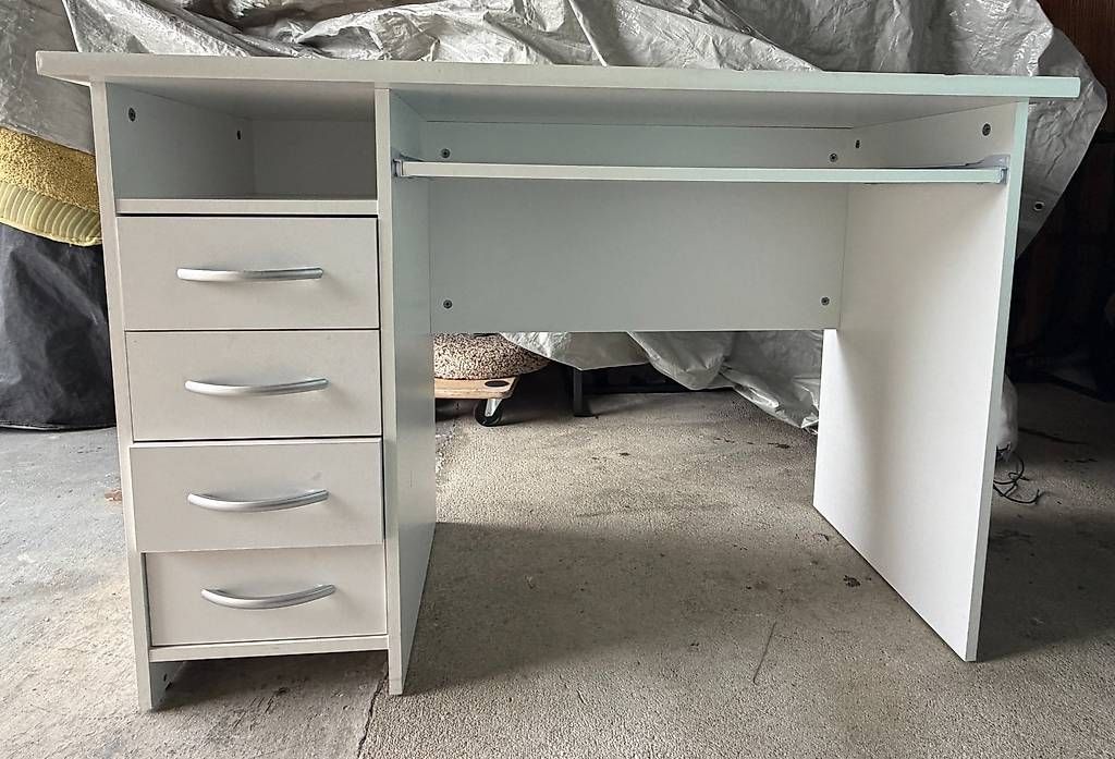 Scrivanie: Bureau blanc – Usato da Mont-sur-Rolle venduto da gwenrear