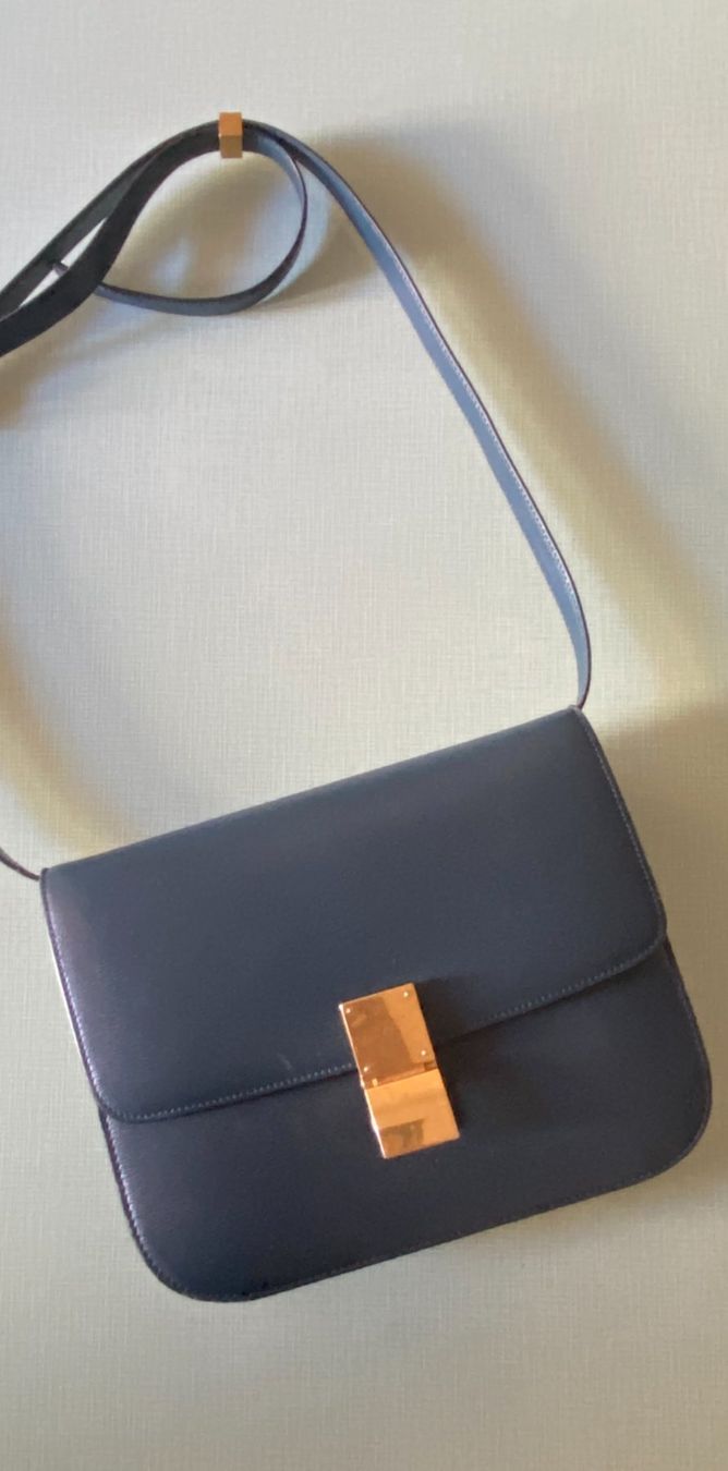 Celine Borse da donna: CELINE | Classic box medium bleu abysse pièce collection – Nuovo (secondo la descrizione) da St-Sulpice VD venduto da _sell_off 5