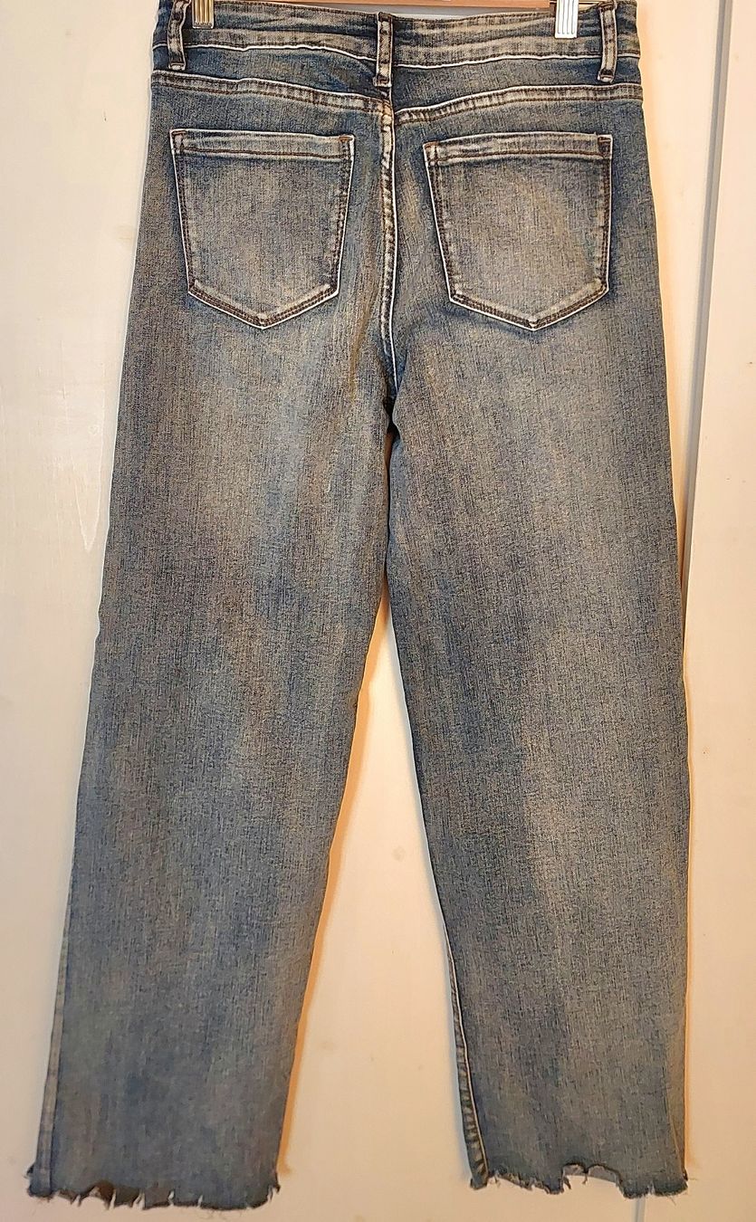 Jeans: gerade Jeans – D'occasion à Brunnen par CHOUCHOU. 2