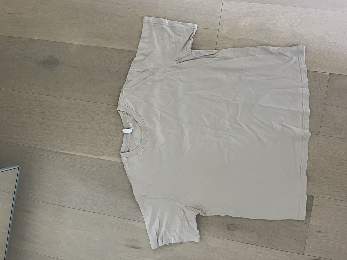 H&M T-shirt: H&M Divided Basic T-Shirt, Sandfarbe, Grösse M, Top! – Nuovo (secondo la descrizione) da Zürich venduto da rox_ws8v