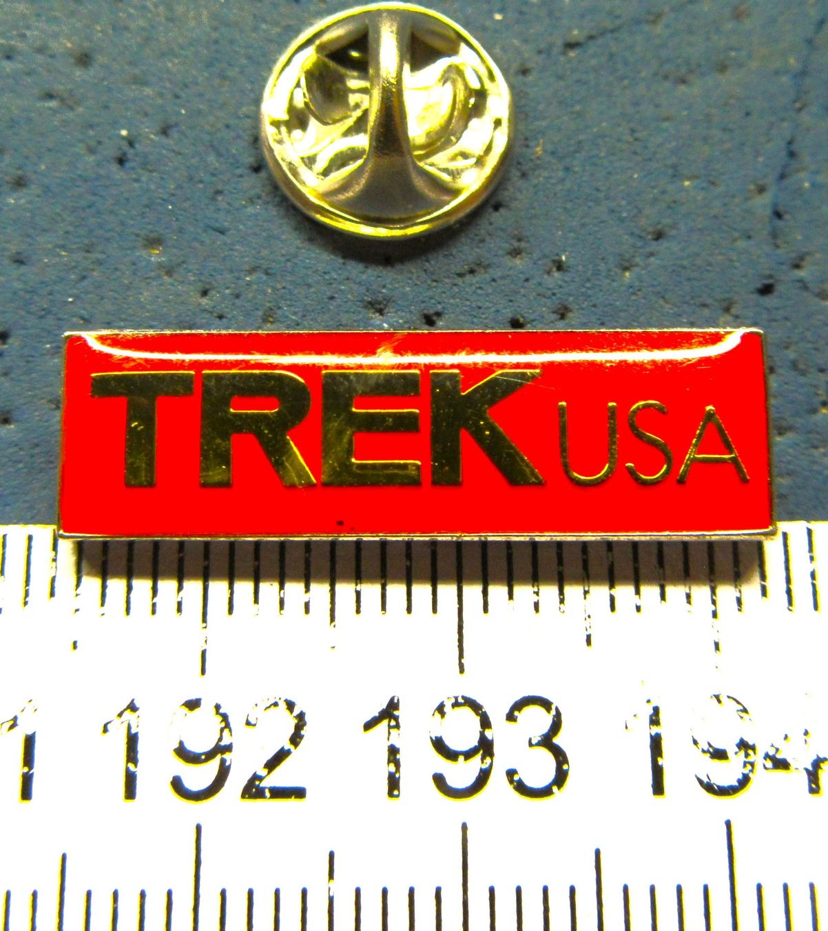 Placchette & Badge: TREK USA PIN GLASIERT – Usato da Ettingen venduto da Hausi4711