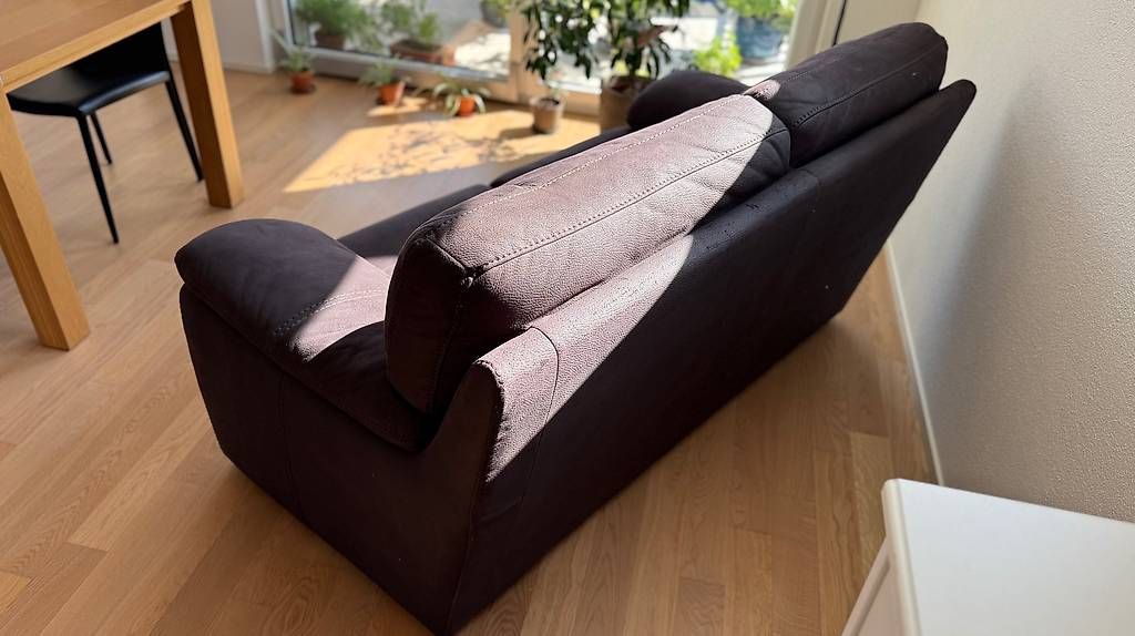 Sofas: Bequemes 2-Sitzer Sofa in Anthrazit – Gebraucht aus Beromünster von mheg_001 4