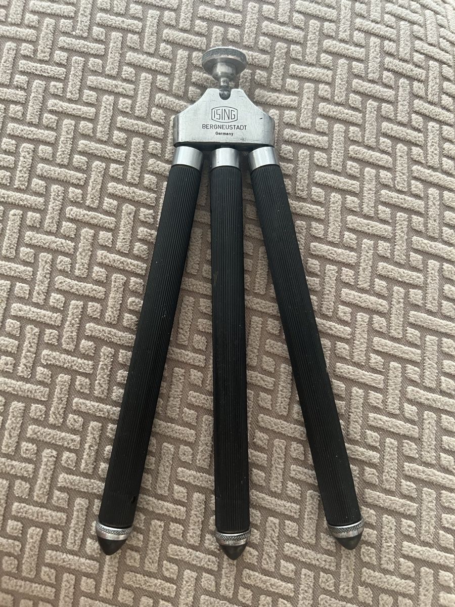 Treppiedi & Teste: Stativ ISING Bergneustadt Germany – Usato da Winkel venduto da Smilla82