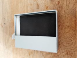 Schwarz-Blaue Brieftasche Originalverpac
