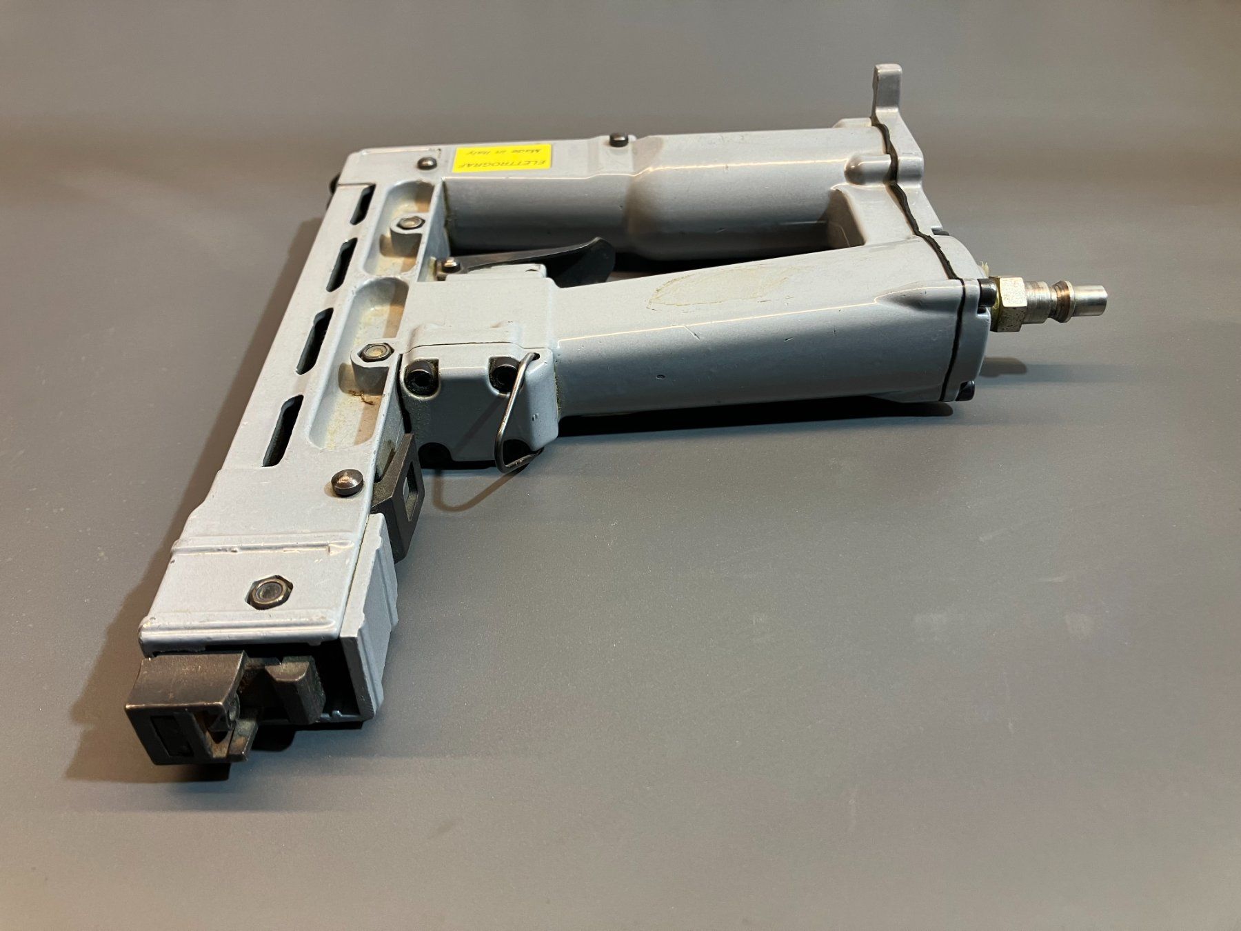 Tous les outils: FIX2000 - Pneumatischer Tacker Typ 53 ab 1.- – D'occasion à Lichtensteig par Buy24International 2
