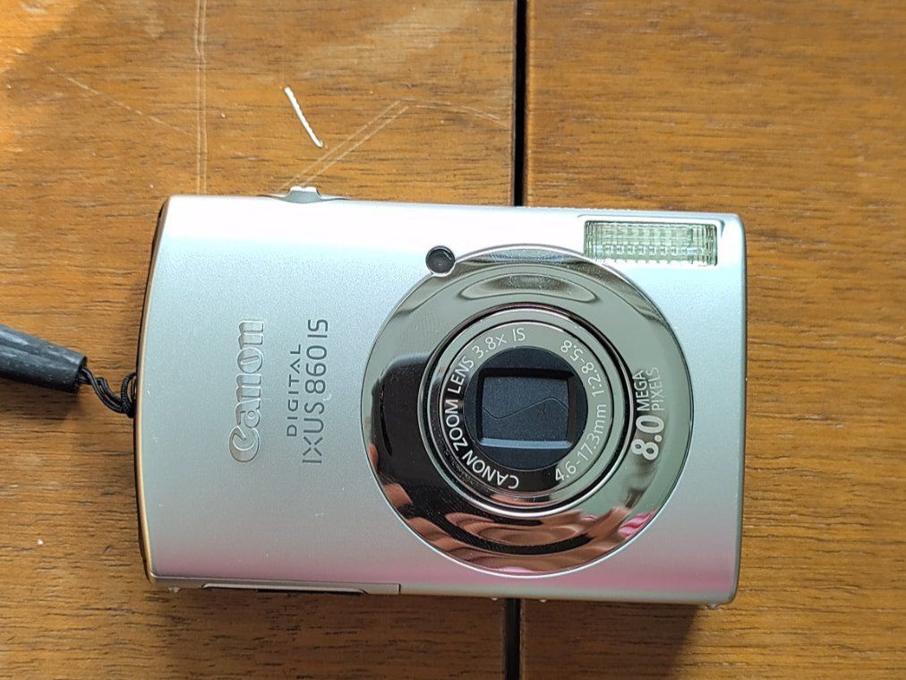 Canon Fotocamera: Canon digital ixus 860 is Kompaktkamera – Usato da Stäfa venduto da mic_b7td