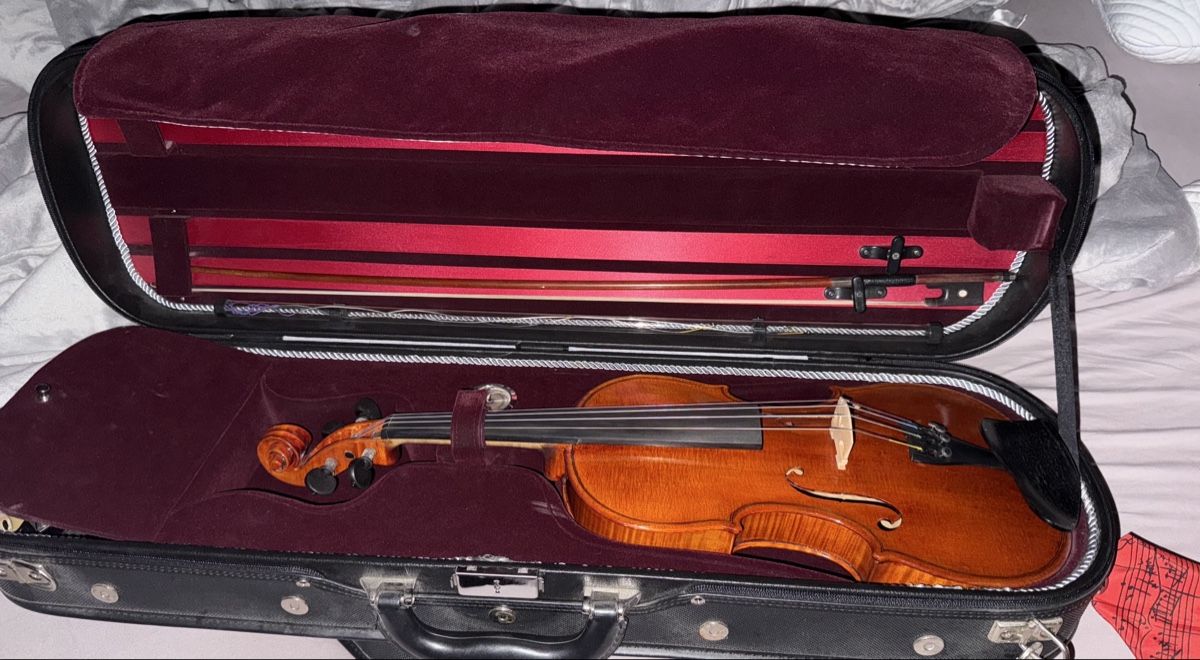 Musikinstrumente: Schöne Geige mit Bogen und Koffer – Gebraucht aus Widnau von ser_6wmc