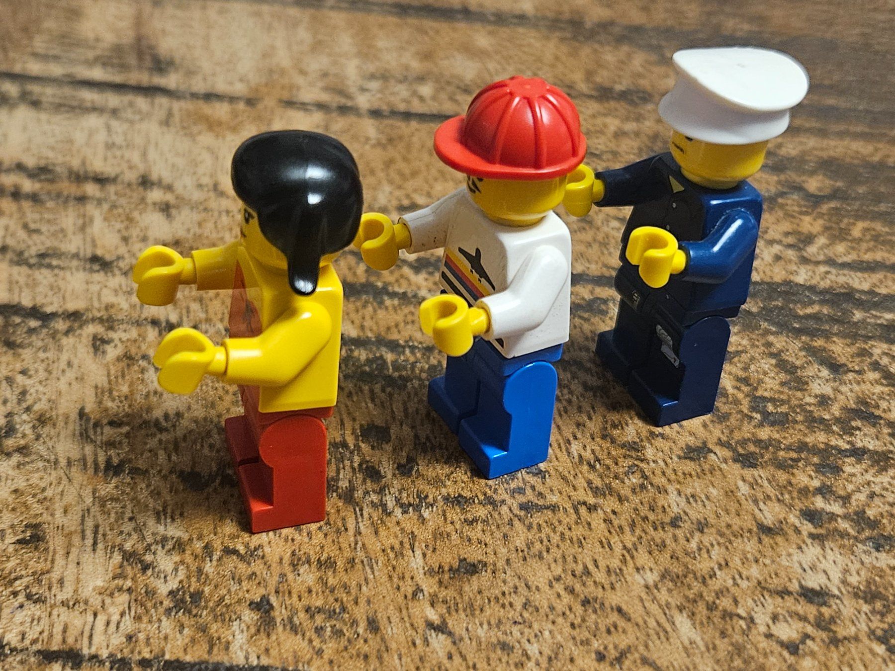Lego Kit di costruzioni: lego lot de 3 figurines – Usato da Confignon venduto da Ecrofigs 2