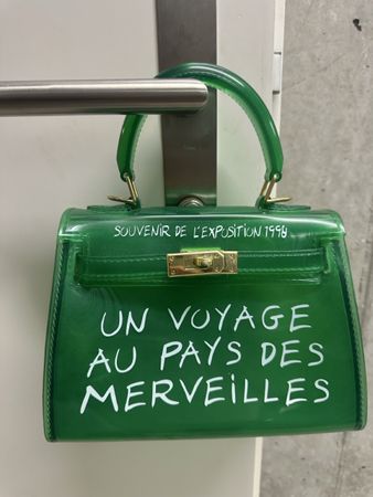 Grüne Handtasche